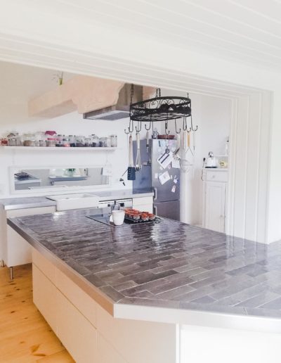 Küchenarbeitsplatte gefliest mit Marazzi Lume Fliesen