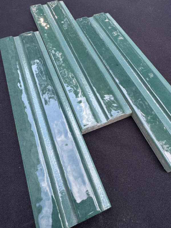 Produktbild für die Fotogalerie glänzenden Wandfliese Marazzi Lume Emerald Rake