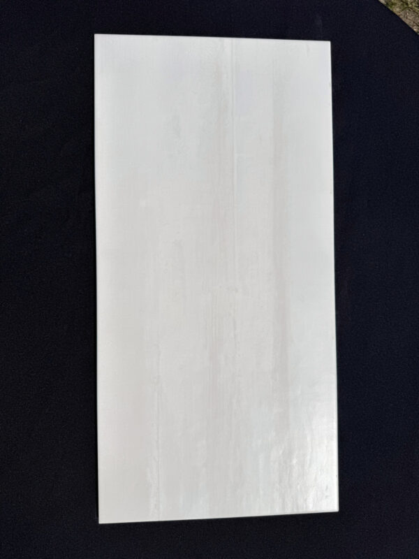 Produktbild der Wandfliese Linira 30x60 Weiss-Beige Steingut