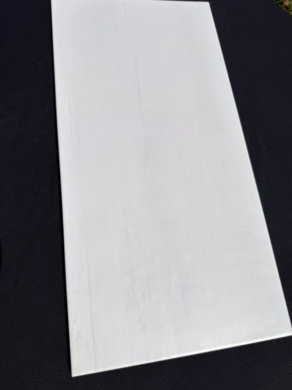 Produktbild der Wandfliese Linira 30x60 Weiss-Grau Steingut