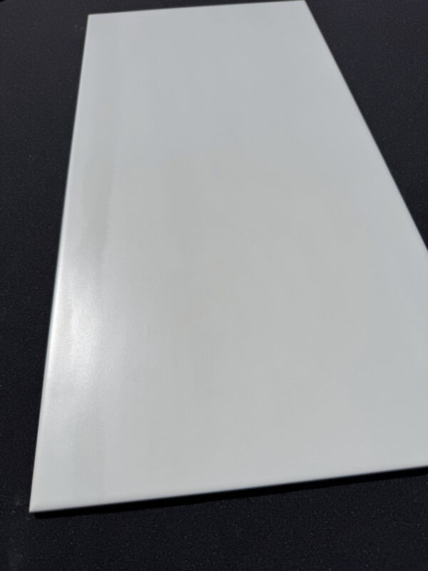 Produktbild der Wandfliese Nabula 30x60 Weiss-Grau Steingut