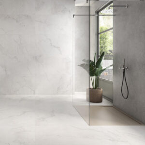 Pamesa Creta White matt in einer Dusche